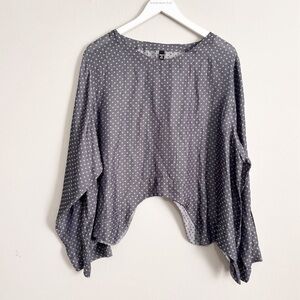 DRESS TO KILL JANE MOHR Women’s Charcoal Gray Polka Dot Asymmetrical Hem Top OS